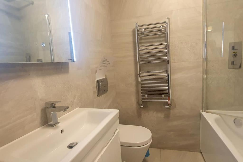 Brick Lane Living Quarters Apartment ลอนดอน ภายนอก รูปภาพ